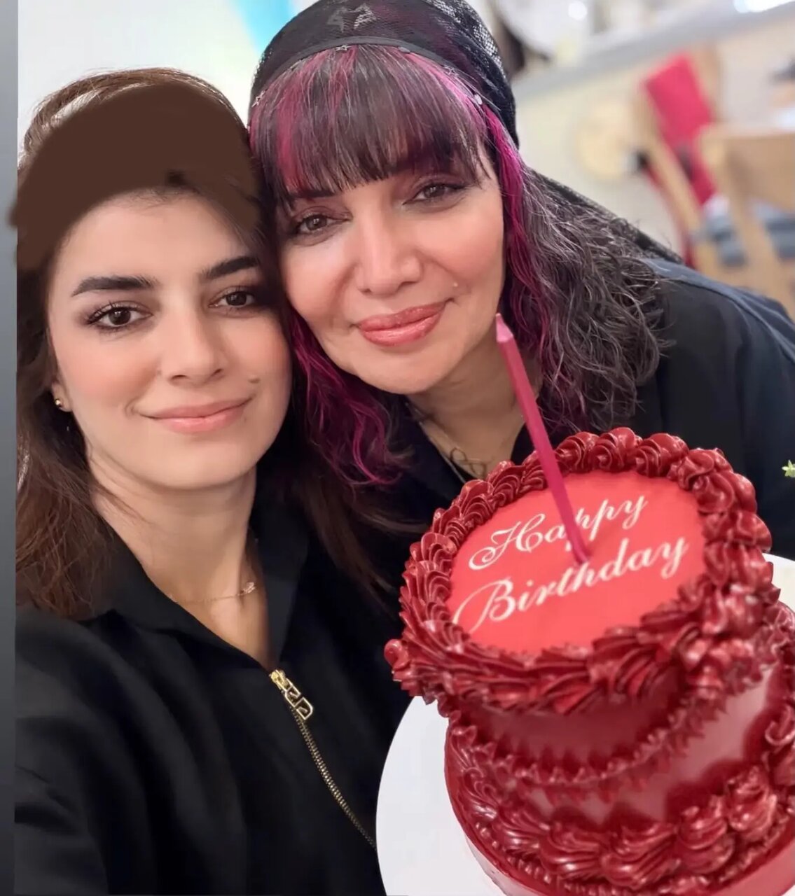 الهام پاوه‌نژاد ۵۵ ساله شد