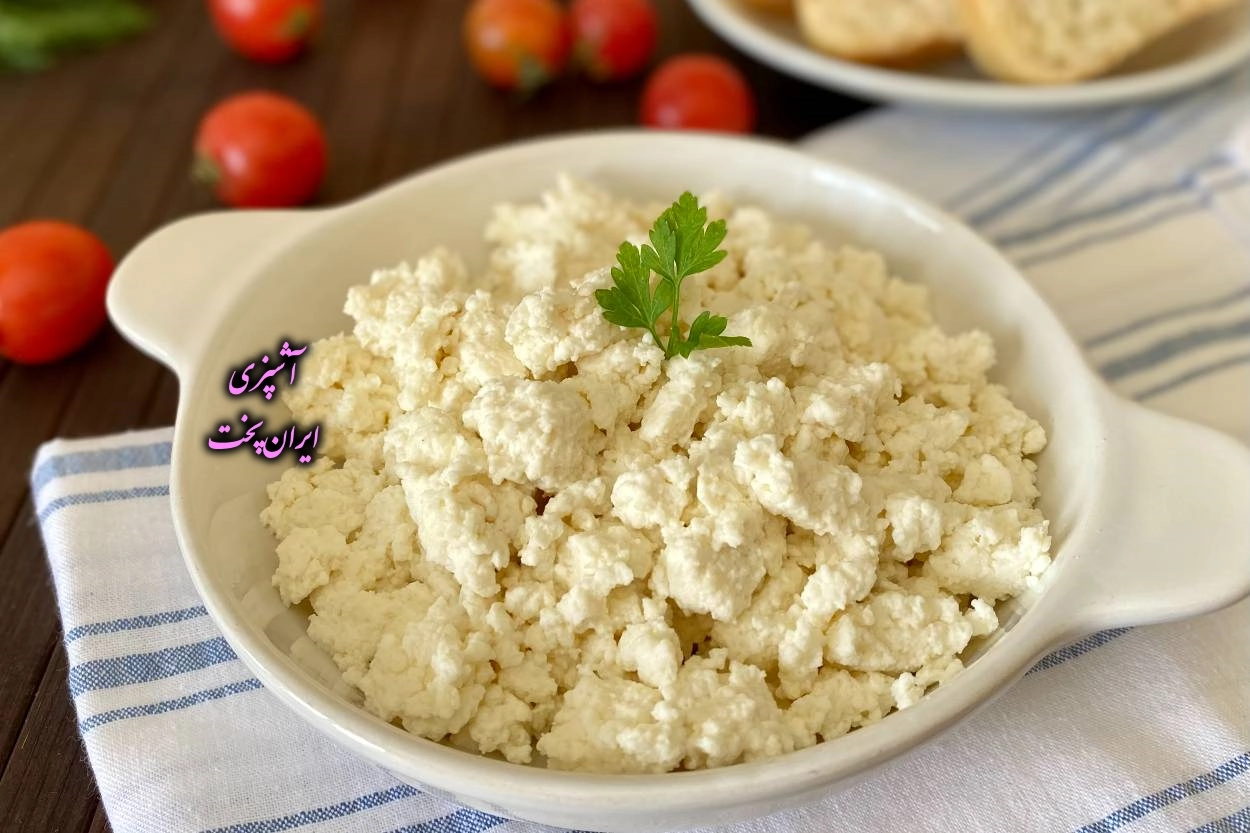 طرز تهیه پنیر کاتیج