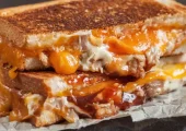طرز تهیه ساندویچ مرغ پنیری خوشمزه به سبک فست فود