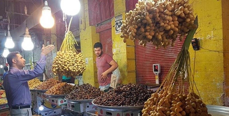 خلاقیت خنده دار بَقال اهوازی برای فرار از گرما حماسه آفرید/ صدهزار آفرین به این مغز پر از ایده/ واقعا بهترین کار تو این گرما همینه