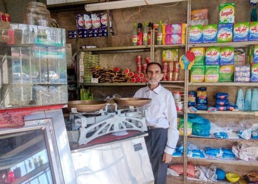 خلاقیت منحصربفرد بقال تبریزی برای خنک شدن در گرما حماسه ساز شد+عکس/هیتلر هم مغز اینو نداشت!🤣