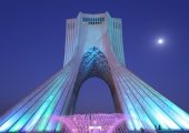 خلاقیت خیره‌کننده جواهرساز خوش‌ذوق با الهام از برج آزادی؛ وقتی هنر اصیل ایرانی در دل یک اثر فاخر می‌درخشد! ✨💎 / بی‌بروبرگرد هنر نزد ایرانیان است و بس 👌