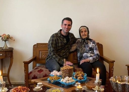 نگاهی به چیدمان شاهانه و سنتی منزل «هوتن شکیبا» حبیب عاشق سریال لیسانسه‌ها/ از مبلمان مدرن و پرده‌های اعیانی تا ویوی ابدی و کتابخانه