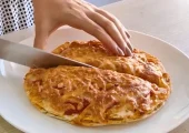 طرز تهیه غذایی خوشمزه فقط با یه سیب زمینی