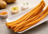 طرز تهیه یک غذای ساده و جدید با سیب زمینی و تخم مرغ (فیلم)