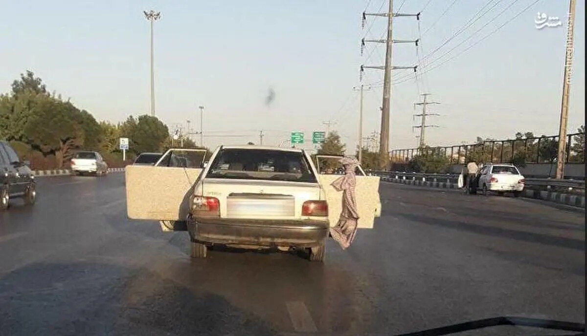 خلاقیت باورنکردنی راننده پراید تبریزی برای حمل بار در سطح جهانی حماسه‌ آفرید / خدایی این دیگه آخرشه، به عقل جن هم نمی‌رسید + ویدئو