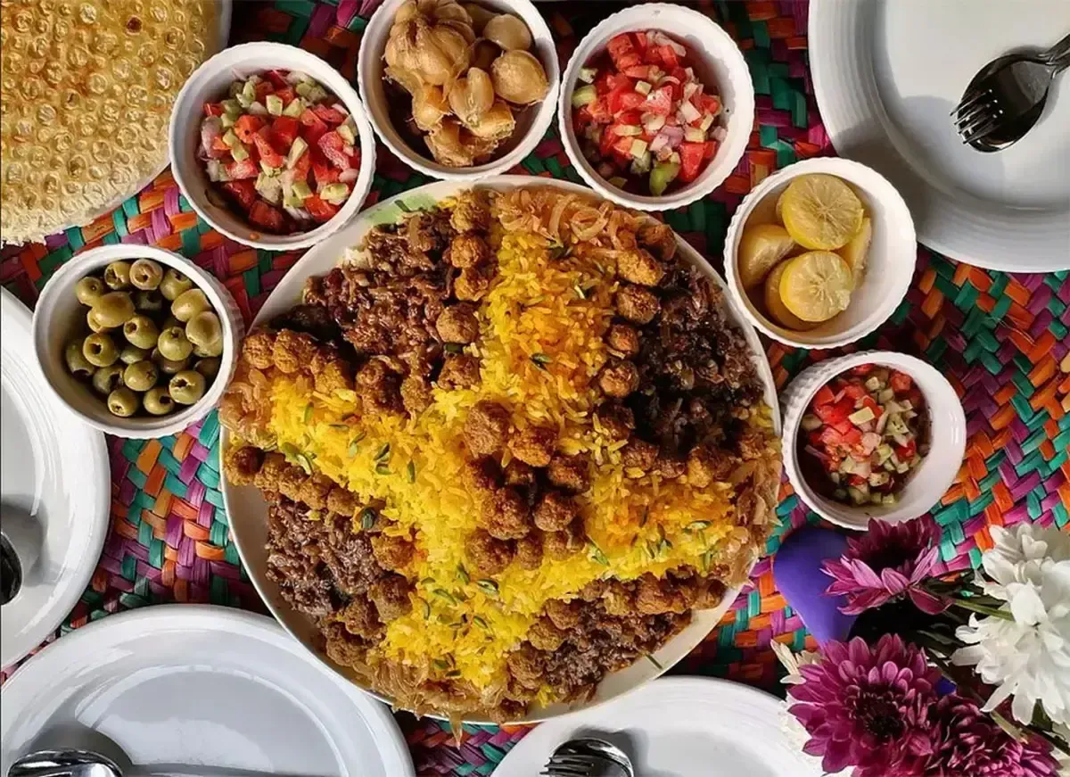 طرز تهیه کشمش پلو شیرازی