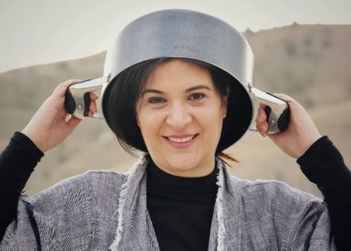 نگاهی به چیدمان منزل شاهانه و مجلل ریما رامین‌فر «هُمای پایتخت» و همسر هنرمندش،امیر جعفری/ از حیاط سرسبز و مبلمان کلاسیک تا کتابخانه پر از کتاب