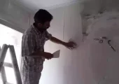 خلاقیت مشاغل | ابتکار خنده‌دار و منحصربه‌فرد اوستا گچ‌کارِ همیشه خسته برای تمیز کردن کف خانه مشتری بعد از کار + ویدیو؛ مخترع تویی، بقیه فقط اداتو درمیارن! 😂