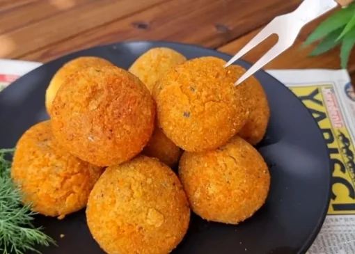 طرز تهیه یک شام خوشمزه و آسان در ۱۰ دقیقه با سیب زمینی (فیلم)