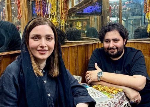 وقتی بهنوش طباطبایی سراغ انگشترهای فاخر و جواهرات اصیل رفت؛ تماشای انتخاب‌های خاص بازیگر محبوب در حجره‌ قدیمی پر از سنگ‌های نفیس!