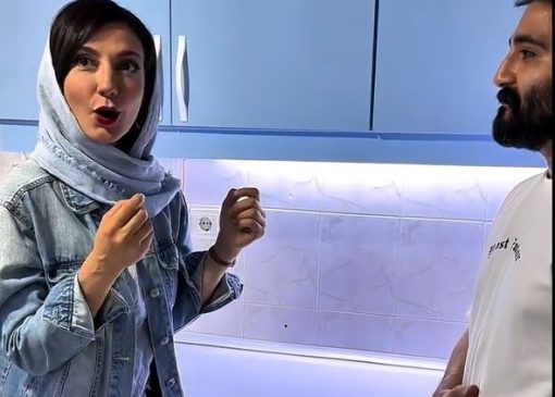 ویدئو/ نگاهی به چیدمان شیک و مینیمال آشپزخانه خونه حدیث میرامینی و همسرش/ از کابینت‌های پاستیلی تا لوازم برقی مدرن