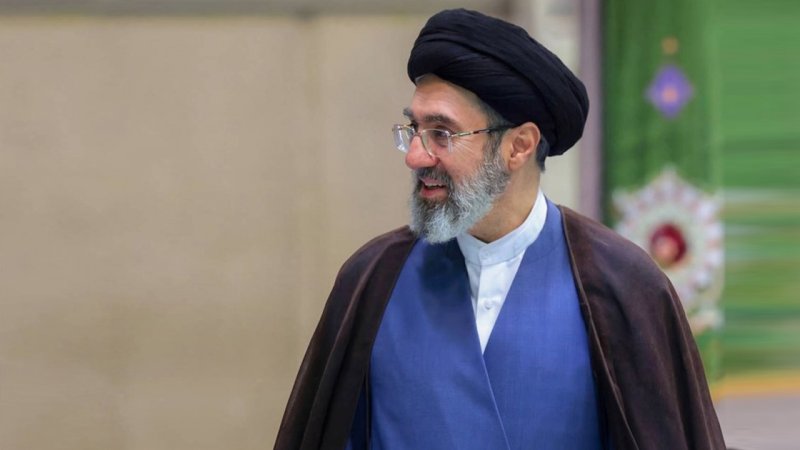 تصویری تازه از رهبر انقلاب در حال نوشتن عبارتی درباره اسرائیل + عکس