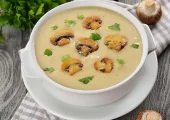 طرز تهیه سوپ قارچ خامه‌ای خوشمزه؛ یک پیش‌غذای ساده و مجلسی