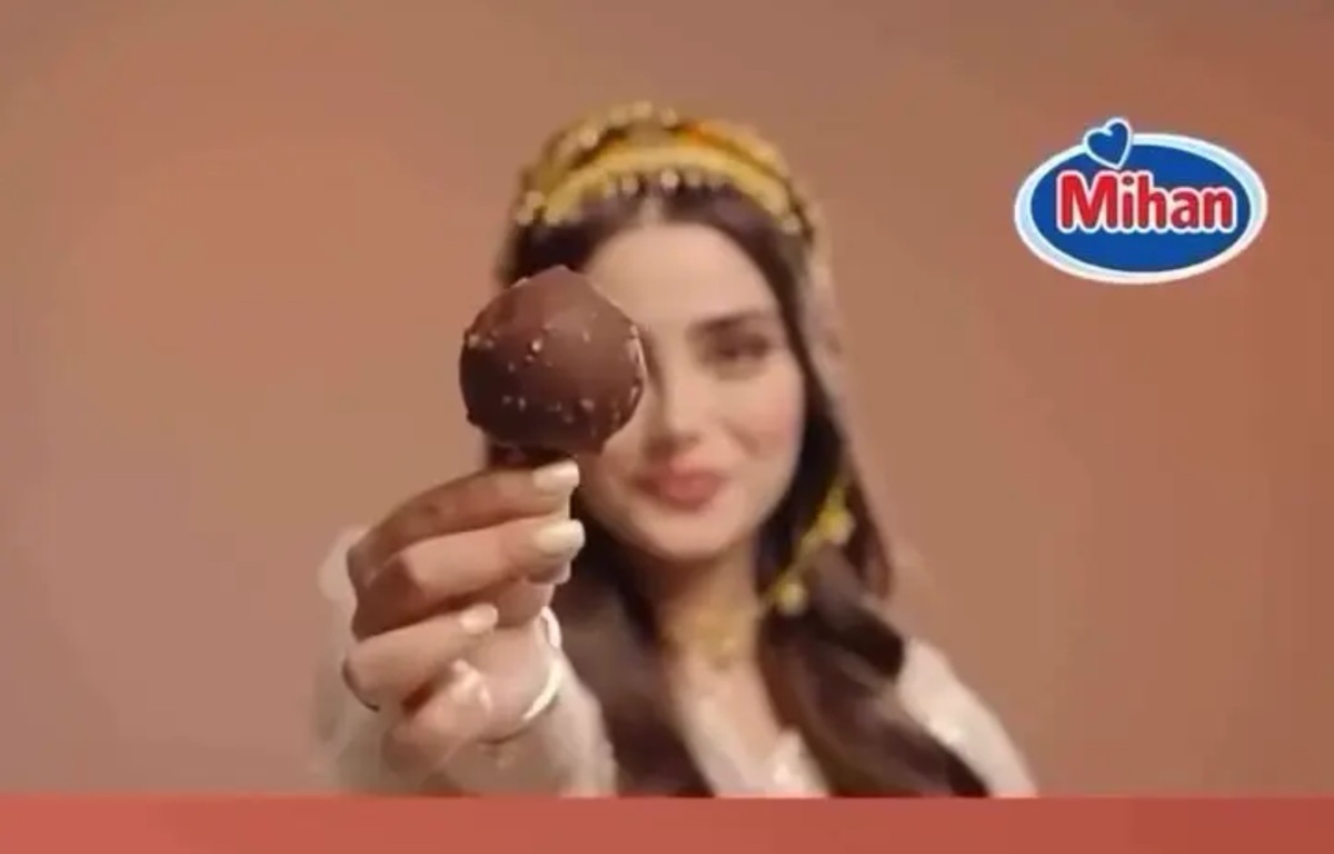تبلیغ جنجالی بستنی میهن با دختران بی حجاب