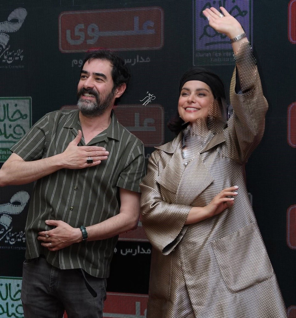 اکران روز: نگاهی به تیپ و استایل شیک هنرمندان در اکران فیلم «رها»/ درخشش شهاب حسینی و غزل شاکری/ زیبا، اصیل و ایرانی پسند