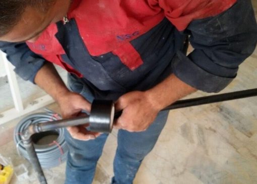 خلاقیت خنده دار اوستای لوله کش در لوله کشی خانه مشتری حماسه آفرید+عکس/با دیدن این تصویر متوجه میشین اسم پت و مت بد در رفته 😂