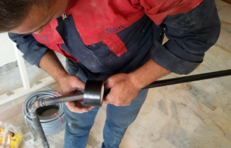 خلاقیت خنده دار اوستای لوله کش در لوله کشی خانه مشتری حماسه آفرید+عکس/با دیدن این تصویر متوجه میشین اسم پت و مت بد در رفته 😂