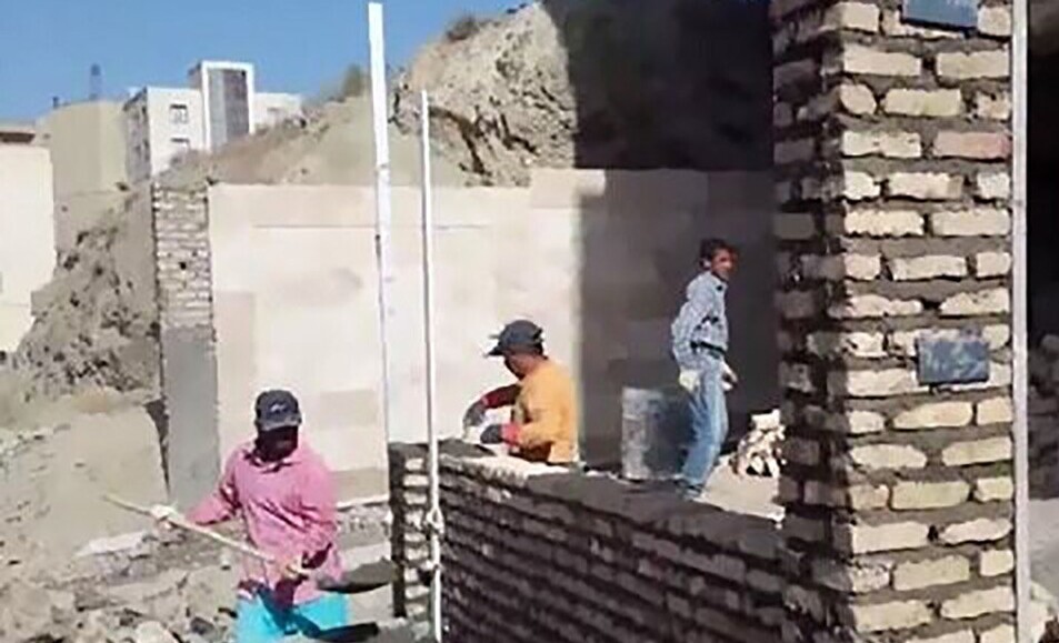 خلاقیت خنده‌دار اوستا بنّا با احداث توالت استاندارد حماسه آفرید+ عکس/ بنازم به این ذهن خلاق مریض😂
