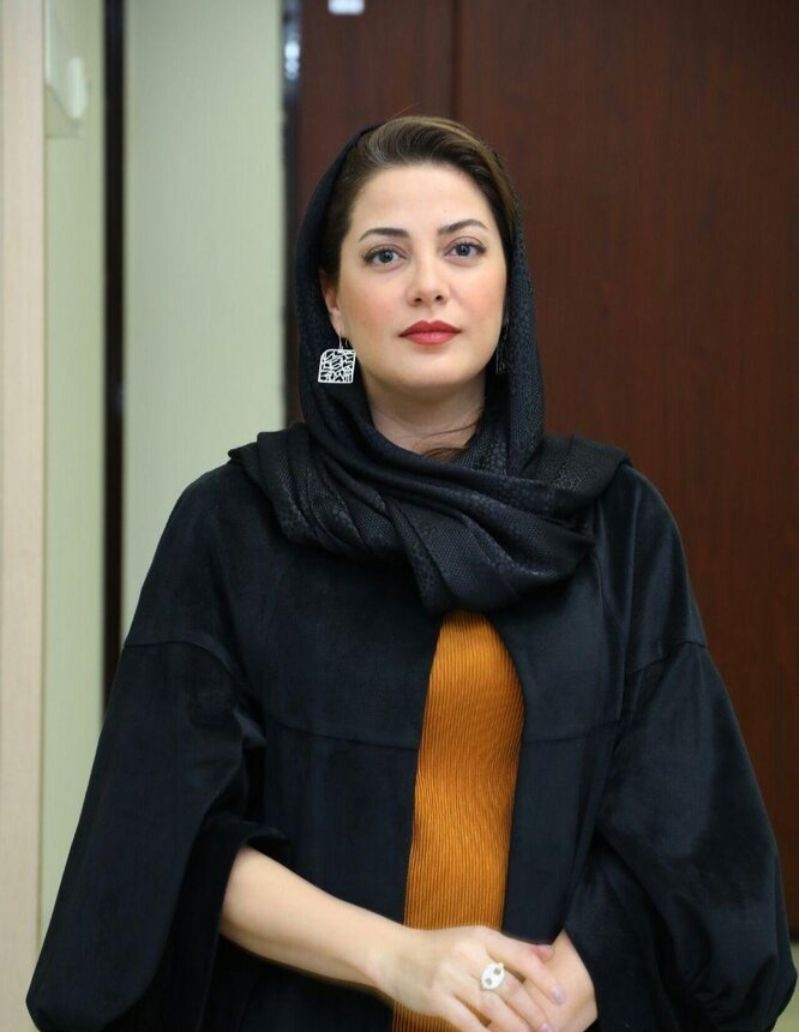 نگاهی به تیپ و استایل شیک طناز طباطبایی در کنار مهدی حسینی‌نیا؛ اصیل، باوقار و ایرانی، تصویری متفاوت از پشت صحنه سریال «یاغی»