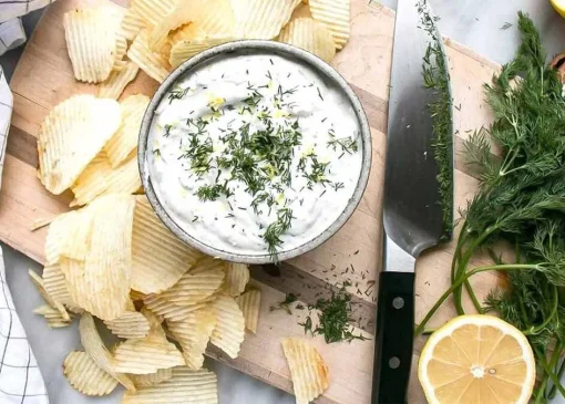 طرز تهیه ماست موسیر با موسیر تازه