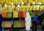 عکس خلاقیت تحسین برانگیز میوه فروش تهرانی برای کشوندن مشتری پای خرید حماسه ساز شد/ وقتی دلت پاک باشه و بخشنده باشی خدا خودش روزیتو میرسونه