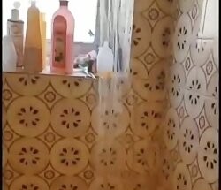 خلاقیت خنده دار یک ایرانی در اختراع نوع جدیدی از دوش حمام تاریخ ساز شد+عکس/تسلیت به جامعه مخترعان کشور🤣