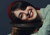 از خیابان تا مهمانی؛ نگاهی به استایل‌های الیکا ناصری، ستاره جوان «گردن‌زنی»/ وقتی سادگی، شیک‌پوشی و اصالت را به رخ می‌کشد