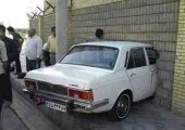 خلاقیت خنده دار راننده مبتکر در پیوند خاک انداز با آرم BMW به ماشینش به عنوان گلگیر +ویدیو/ هنر از قدیم نزد ایرانیان است و بس😂