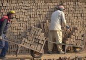 خلاقیت خنده دار اوستا بنای بوشهری برای تامین امنیت کارگر ها پربازدید شد/ سلطان امنیت در سطح خاورمیانه فقط خودتی و بس😂