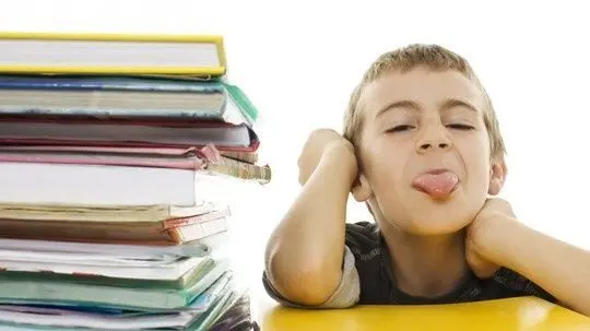 خلاقیت خنده دار دانش آموز ایرانی در پاسخ به برگه امتحانی تاریخ حماسه آفرید/ لعنتی خودش میدونه چیکار کرده