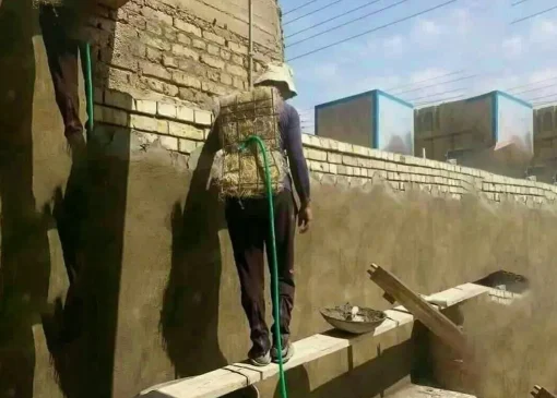 عکس/ خلاقیت خنده دار اوستا بنایِ مراغه ای برای ساختن خونه رویاهاش با نمای ماشین بنز آخرین سیستم
