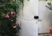 خلاقیت خنده دار و حماسه ساز پدر ایرانی برای جا شدن ماشین در حیاط کوچک خانه اش +عکس / هنر نزد ایرانیان است و بس