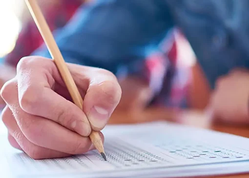 خلاقیت خنده دار دانش آموز ایرانی سر جلسه امتحان+عکس