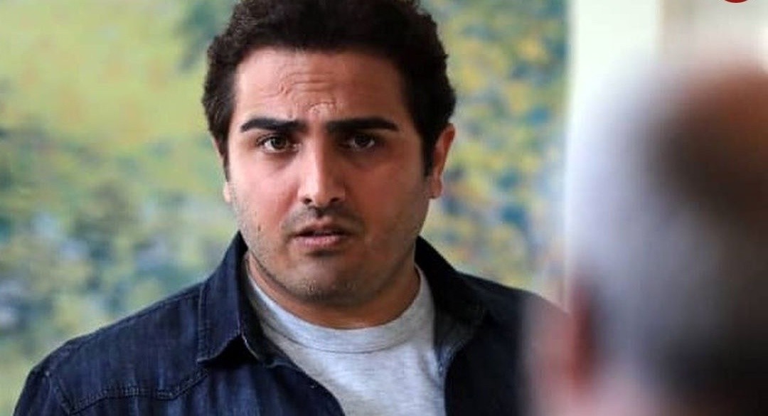 نگاهی به چیدمان منزل شاهانه و مجلل سعید کریمی «مسعود بچه مهندس» و همسر هنرمندش،بنفشه صمدی/ از مدرن و فرش دستبافت تا آباژور و دیوار آجری