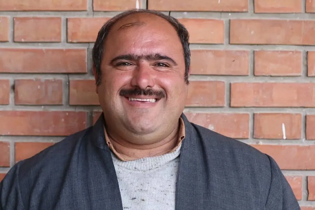 فیلم / نگاهی به چیدمان عهد بوقی خانه فوق مجلل کاظم نوربخش، سلمان سریال نون خ / از میز جادویی تا گرامافون مسی و فرش های اصیل ایرانی !