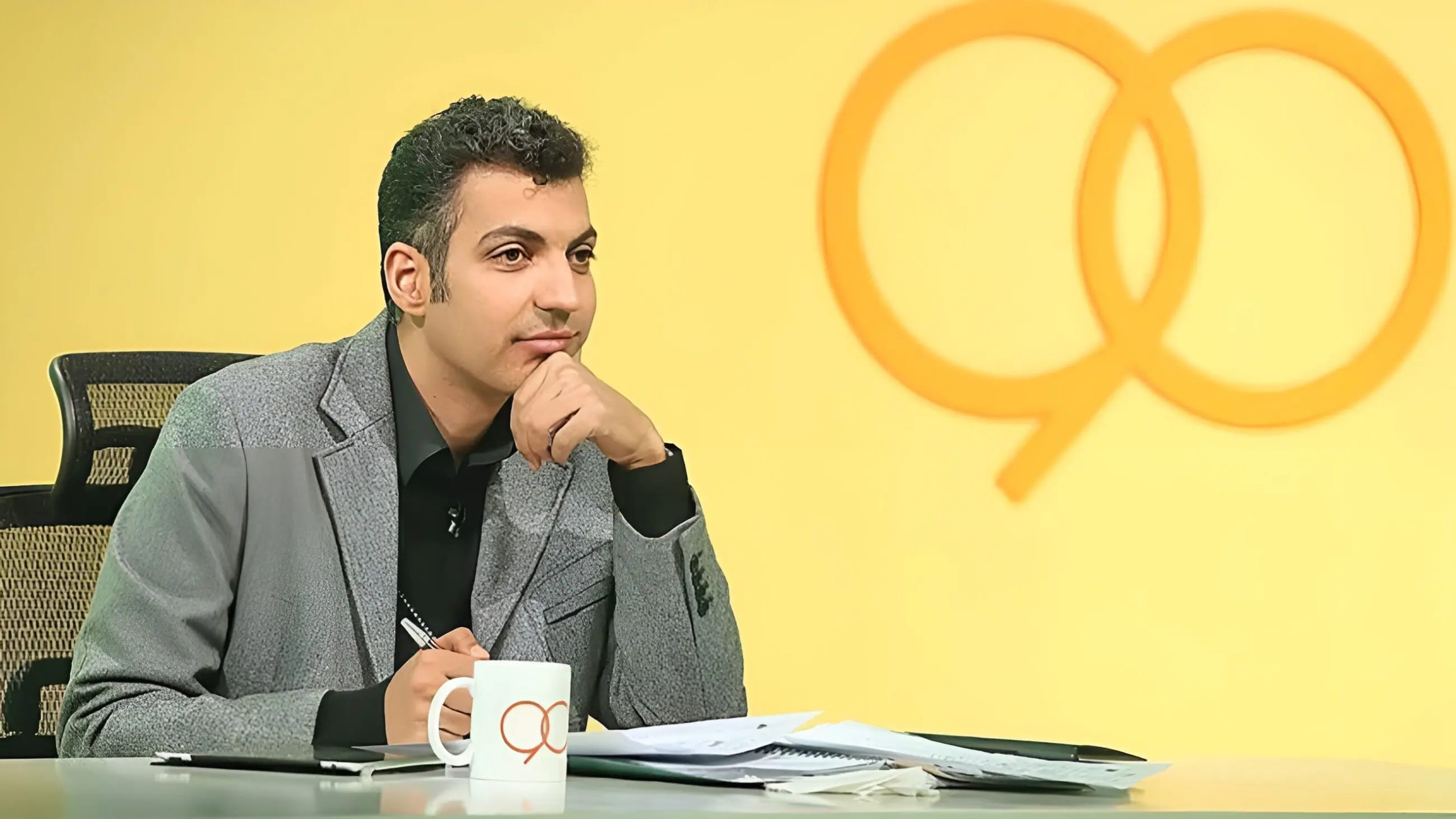 عادل فردوسی پور چند ساله شد؟ نگاهی به زندگی و کارنامه مجری محبوب فوتبال