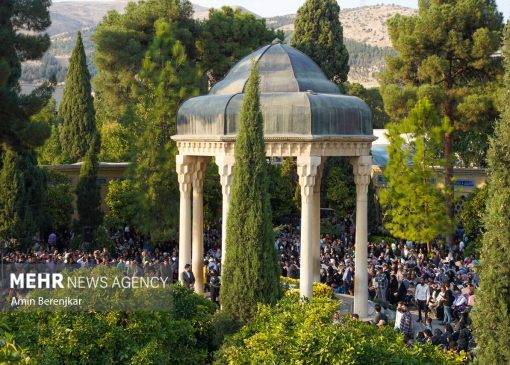 حافظ را با فال نمی‌توان شناخت؛ روایت استادان از راز ماندگاری غزل‌ها