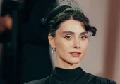عکس ها / نگاهی به چیدمان و دکوراسیون دهه هشتادی و دهه شصتی خانه لاله مرزبان / تلفیقی ازچیدمان مدرن و نوستالژی