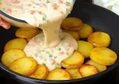 طرز تهیه سیب‌زمینی با تخم‌مرغ؛ یک غذای ساده و خوشمزه بهتر از پیتزا!