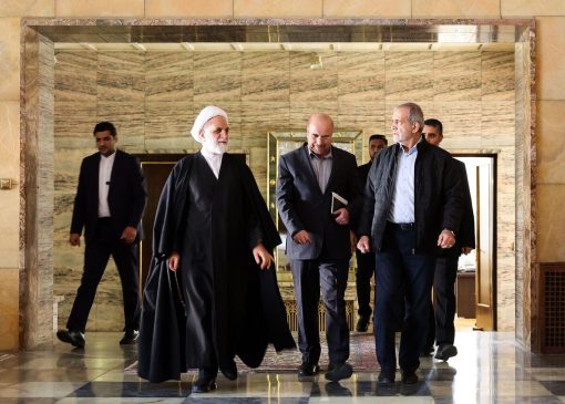جلسه سران قوا برای معیشت کارگران و بازنشستگان